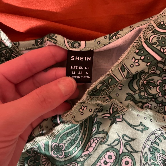 Shrub Green Bandana Print Crop Top - Picture 2 of 3